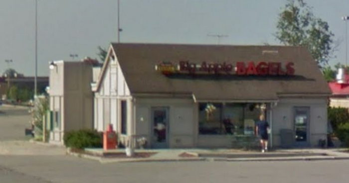 Long John Silvers - Woodhaven - 19265 West Rd (newer photo)